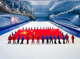 法律红线：参与跨境博彩可能面临的刑事与行政处罚风险。（触法警示：参与跨境博彩或面临刑事与行政惩处风险）